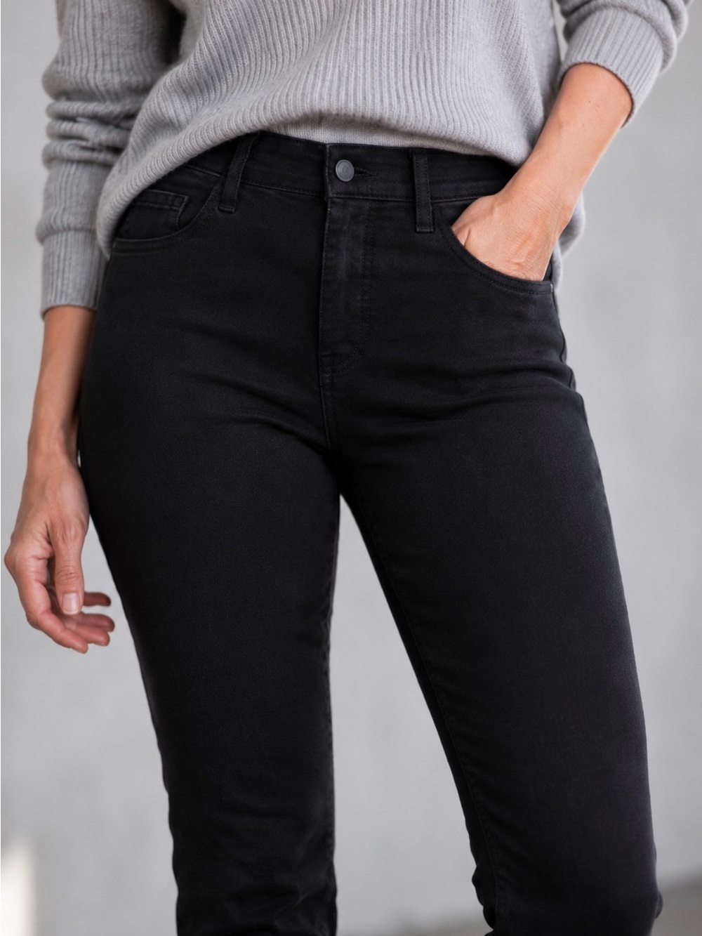 Old Navy Power Slim Straight Jeans Black Mid-Rise Stretch Denim - Size 10 - NWT